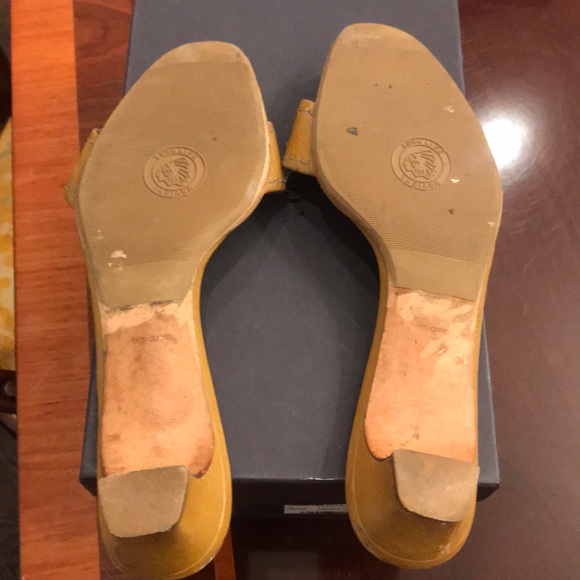 Prada slip on natural color - Picture 2 of 6